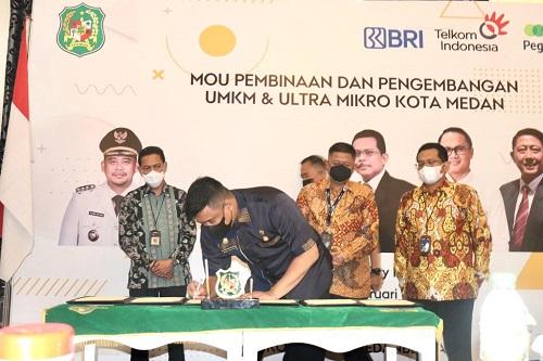 Kembangkan UMKM, Bobby Nasution Tandatangani Kesepakatan Bersama dengan BRI, Pegadaian, dan PNM